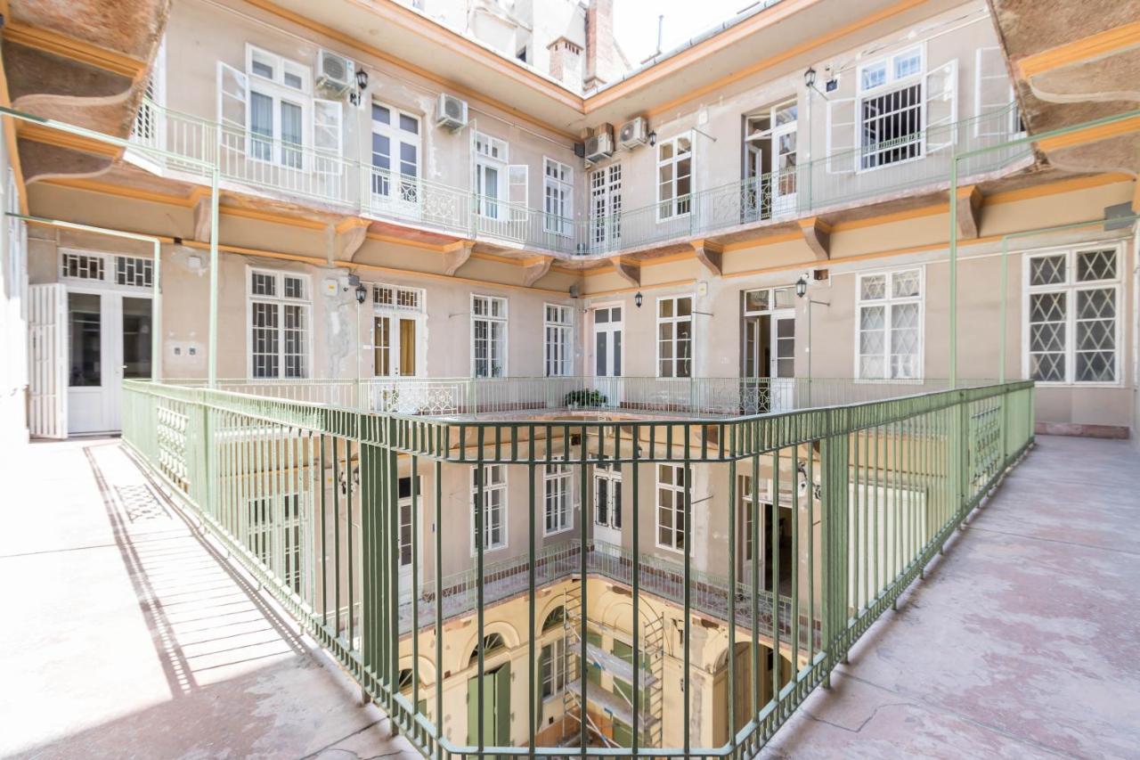 Leda'S Apartment Next To The Danube And Fashion Street Budapest Eksteriør billede